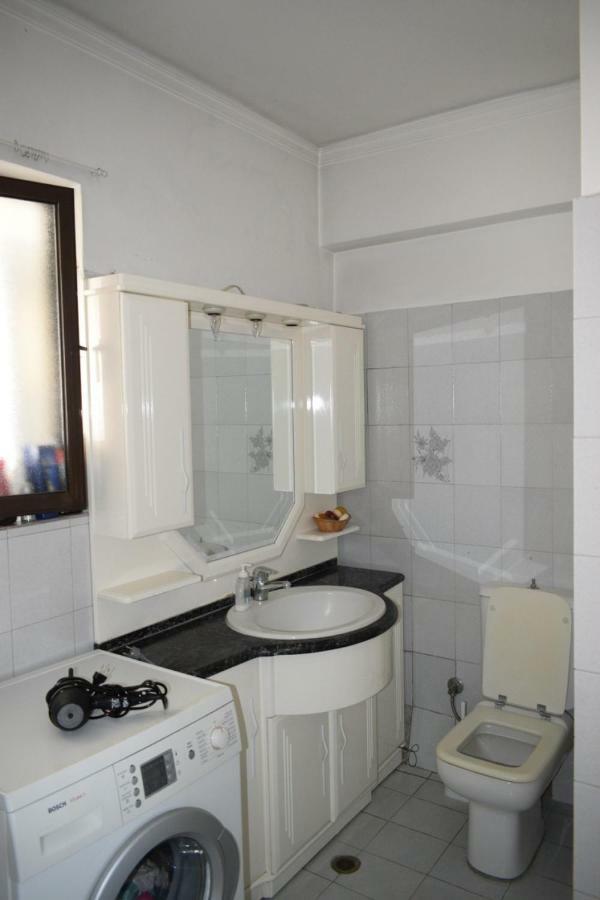 Artemis Apartment Athina Atene Esterno foto